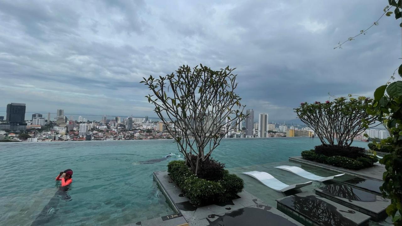 13A Beacon Executive Suites #Rooftoppool #Luxurysuites George Town Dış mekan fotoğraf